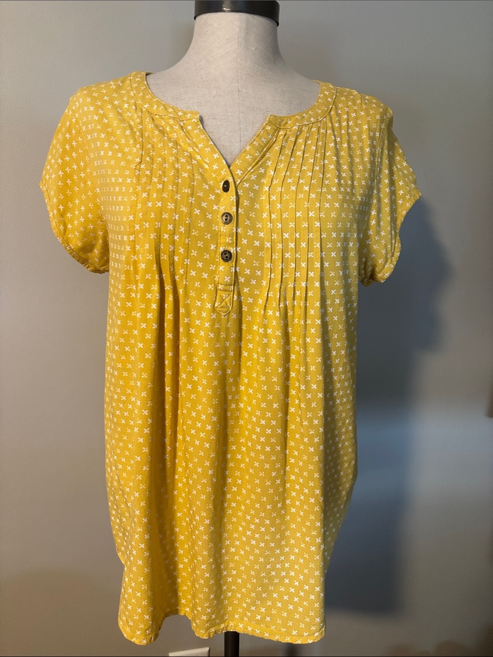 Sonoma Yellow Printed Short-Sleeve Pintuck Henley Tunic